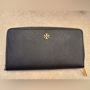 Tory Burch Black Zip Wallet